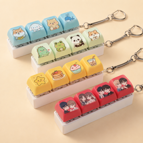 รับผลิต พวงกุญแจ Keycap คีย์แคป 4 ปุ่ม กดได้จริง ออกแบบได้ตามกำหนด ขั้นต่ำเริ่มต้นเพียง 200 ชิ้น